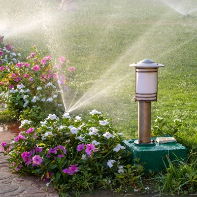 grind en klinkerbestrating achtertuin